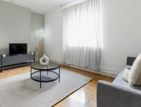 Spacious & Modern by Wembley